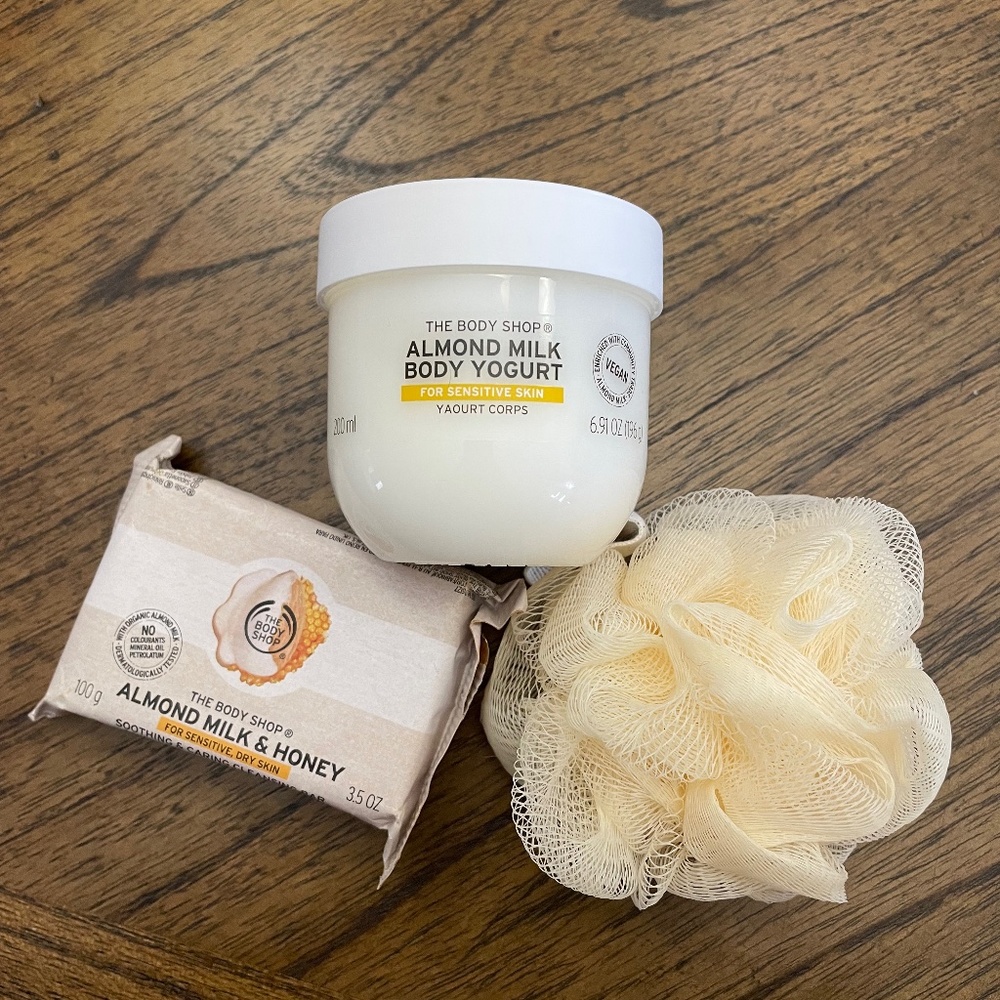 The Body Shop almond milk set